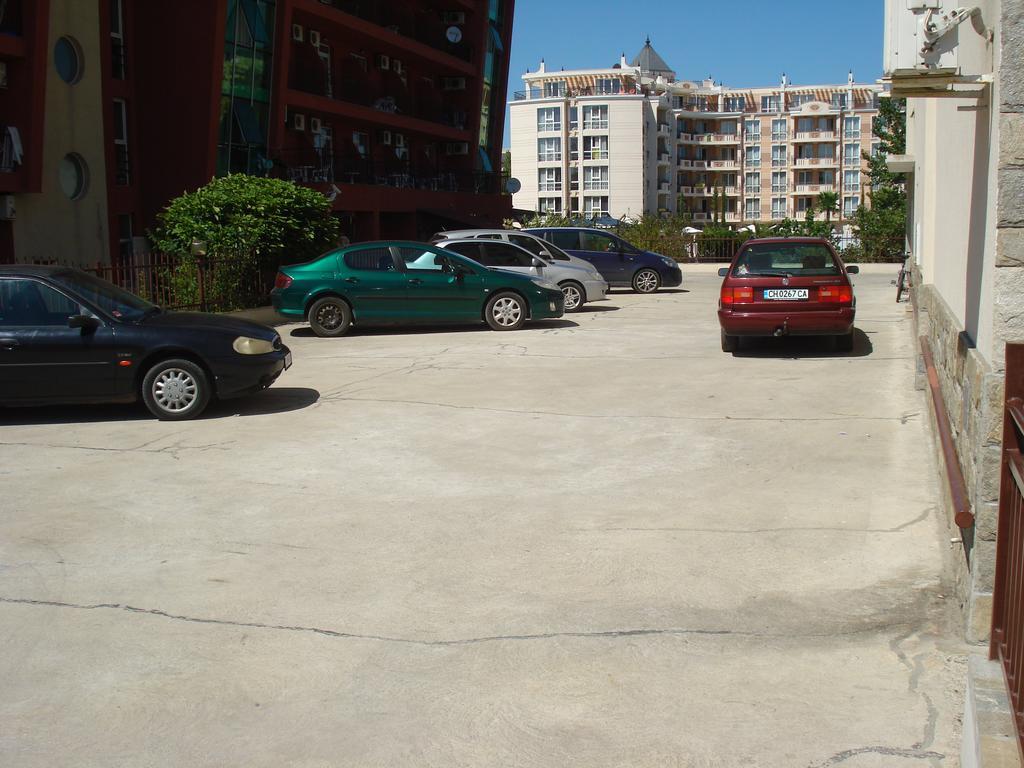 סאני ביץ' Summer Breeze Apartments מראה חיצוני תמונה