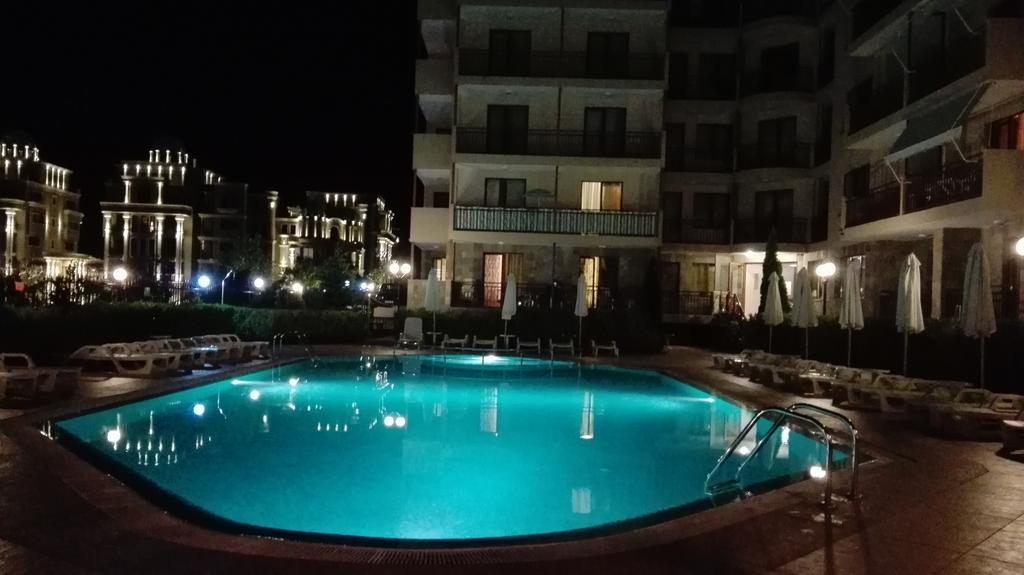 סאני ביץ' Summer Breeze Apartments מראה חיצוני תמונה