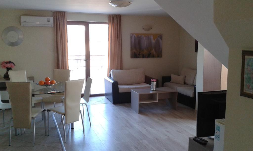 סאני ביץ' Summer Breeze Apartments מראה חיצוני תמונה